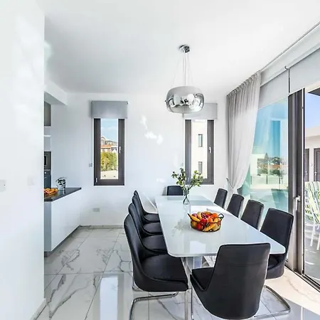 Contemporary Furnishings And Decor Villa-daisy Trogir
