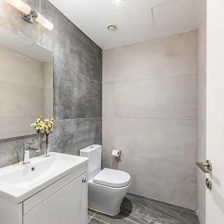 Contemporary Furnishings And Decor Villa-daisy Apartment Trogir