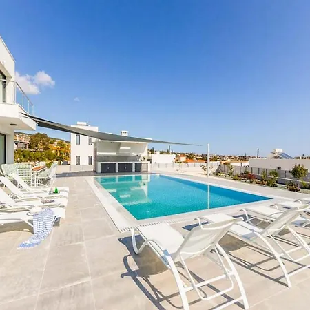 Apartment Contemporary Furnishings And Decor Villa-daisy