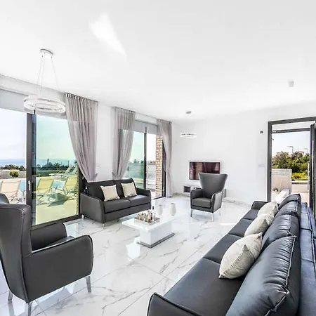Contemporary Furnishings And Decor Villa-daisy Apartment