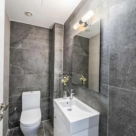 Contemporary Furnishings And Decor Villa-daisy Apartment Trogir