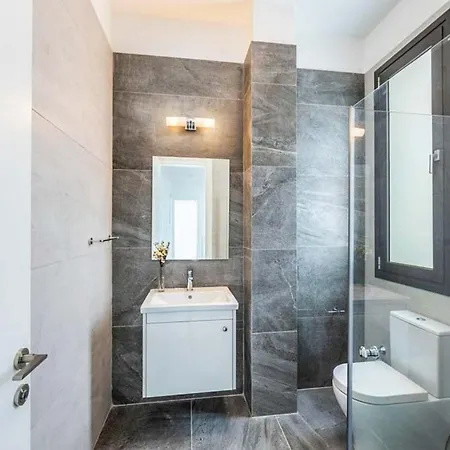Apartment Contemporary Furnishings And Decor Villa-daisy *